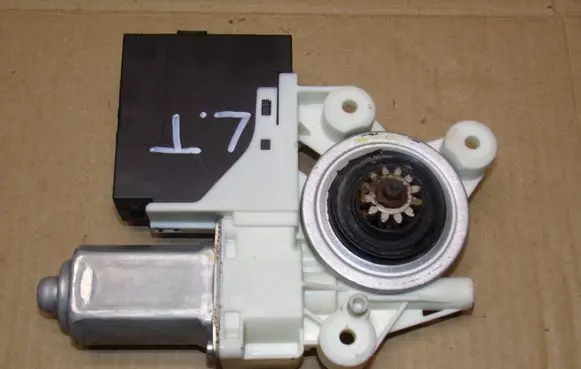 Volvo S40 Rear door window regulator motor 30710147 04W361 992753106