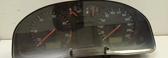 Volkswagen PASSAT B5 Speedometer (instrument cluster) 3B1919860C 110008919017