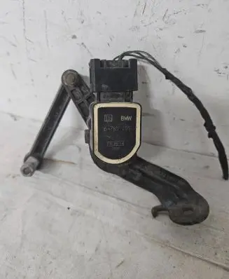 Headlight/headlamp level sensor