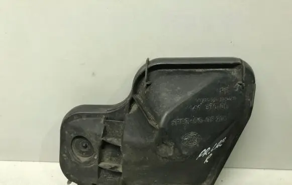 Audi A6 S6 C4 4A Headlight/headlamp dust cover 14137600