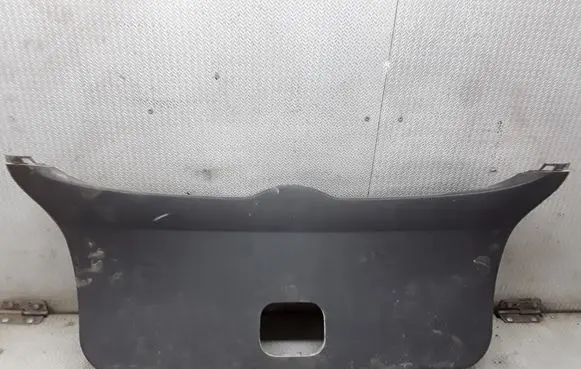 Tailgate trim