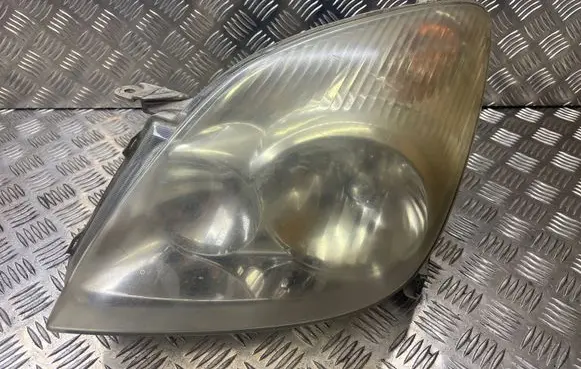 Toyota Corolla Verso E121 Headlight/headlamp HCHR87