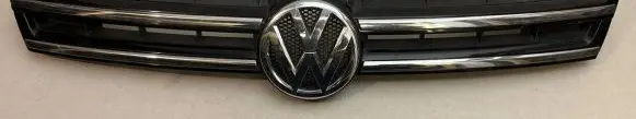 Volkswagen Touareg II Front grill 7P6853651A 7P6853651