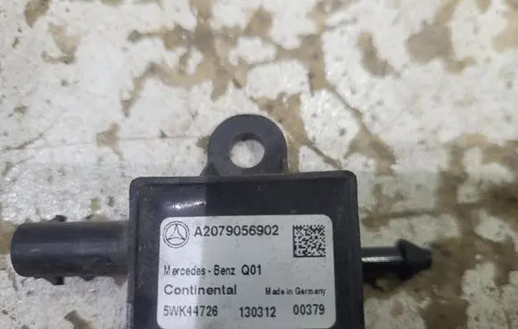 Mercedes-Benz E C207 W207 Airbag deployment crash/impact sensor A2079056902