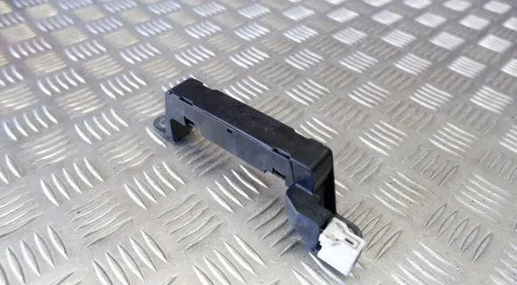 Toyota Prius+ (ZVW40) Keyless system antenna 8999730070