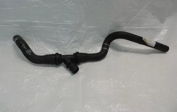 Engine coolant pipe/hose