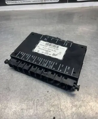 Mercedes-Benz E W211 Door control unit/module A2118200226 05020830