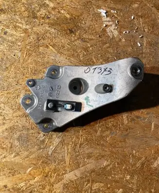 Maserati Ghibli Engine mounting bracket 670004865