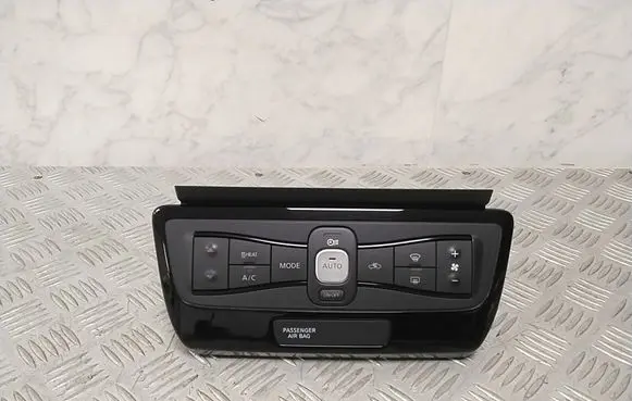 Nissan Leaf II (ZE1) Air conditioner control unit module 275005SE0B