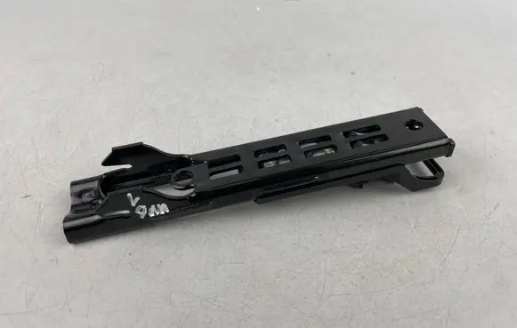 Volkswagen ID.4 Seat belt height adjuster 565857819A