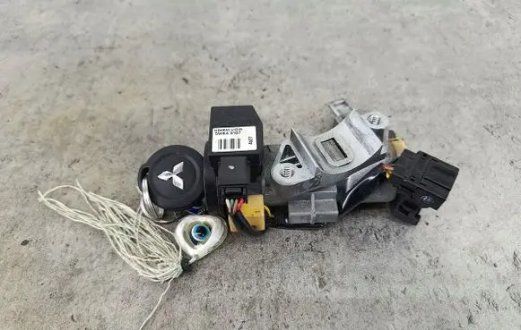 Smart ForFour I Ignition lock MR955230MR587813