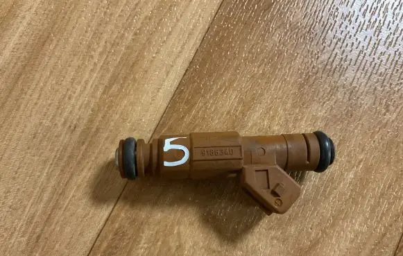 Volvo V70 Fuel injector 0280155831
