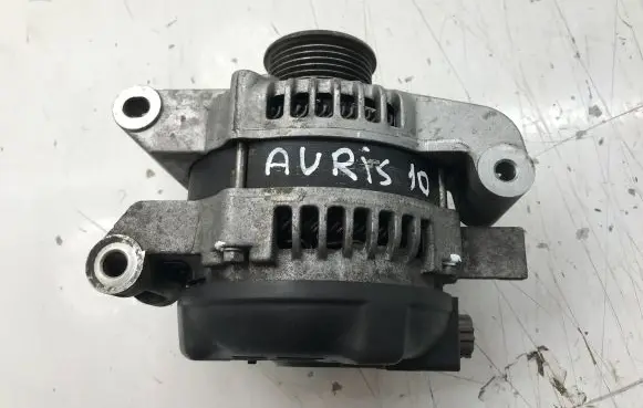 Toyota Auris 150 Generator/alternator 270600R011 1042105140