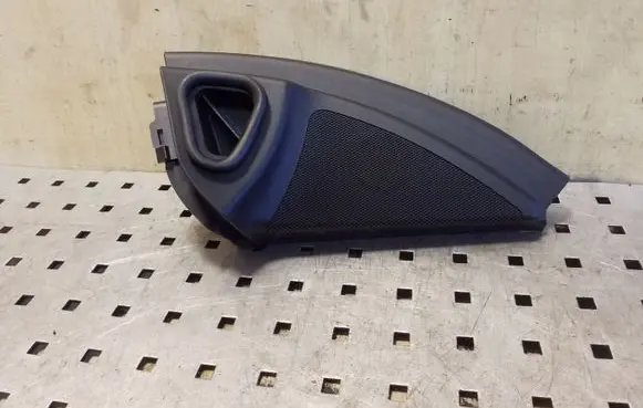 Mercedes-Benz ML W164 Front door speaker cover trim A1647201670