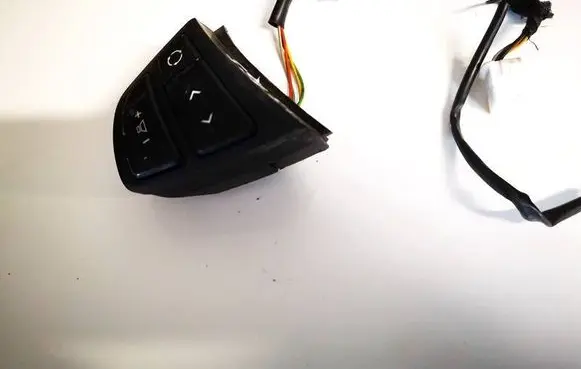 Steering wheel buttons/switches