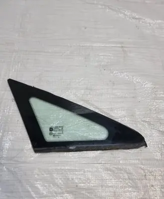 Opel Corsa E Front triangle window/glass 
