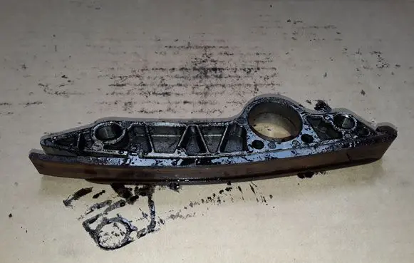 Audi A6 S6 C6 4F Slide rail for timing chain 059109469E