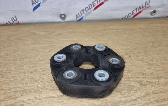 BMW 1 E82 E88 Rear prop shaft donut coupling/joint 7527392