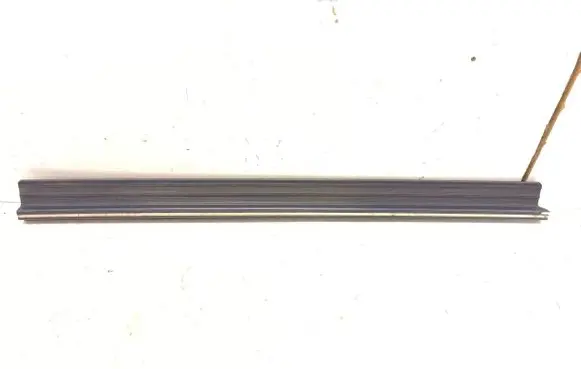 Mercedes-Benz W123 Front sill trim cover