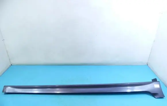 Foot area side trim