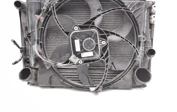 BMW X1 E84 Coolant radiator 8240596 6780795 7524914