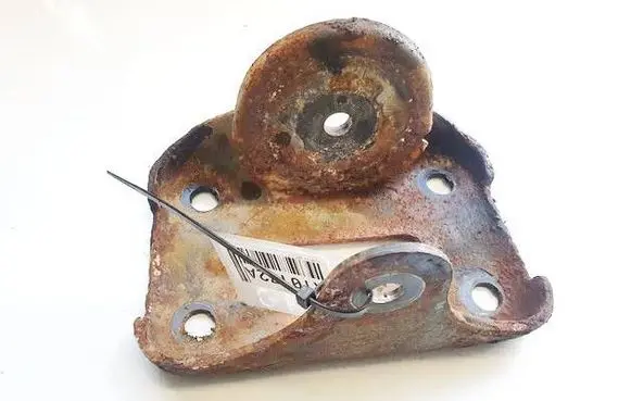 Citroen C4 I Engine mounting bracket 