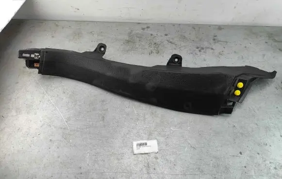 Other sill/pillar trim element