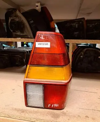 Volkswagen PASSAT B2 Rear/tail lights 321945112J 321945112