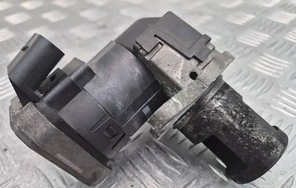 Mercedes-Benz C W203 EGR valve 00005320C2 AC2053200557 109315