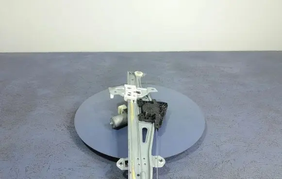 Suzuki SX4 Front door window regulator with motor 83402-61M10