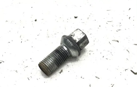 Volkswagen Tiguan Wheel nut wrench 