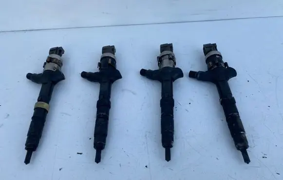 Toyota Corolla Verso E121 Fuel injectors set 2367027020