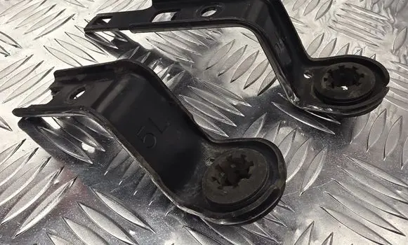 Toyota Prius+ (ZVW40) Radiator mount bracket 