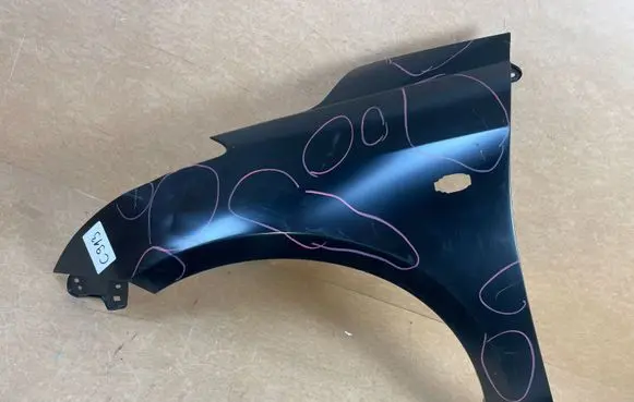 Suzuki Swift II Fender 5223655 5771161P00 5771168L00