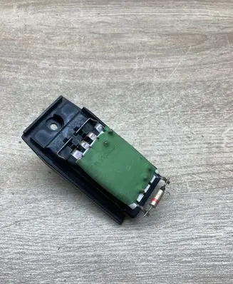 Ford Focus Heater blower motor/fan resistor 3M5H18B647BA