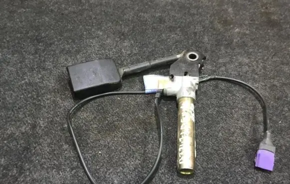 Renault Laguna I Front seatbelt buckle 550385400b