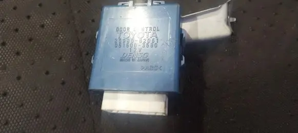Toyota Yaris Door control unit/module 8598052051 85980-52051