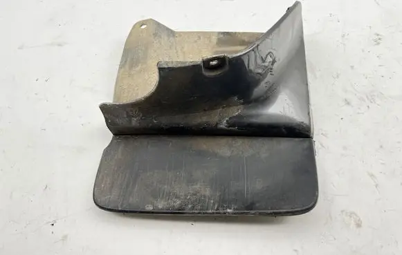 Toyota Land Cruiser (J120) Rear mudguard