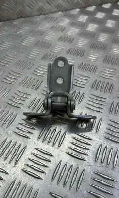 KIA Sportage Front door upper hinge