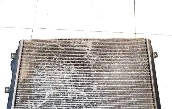 Volkswagen Touran I Coolant radiator
