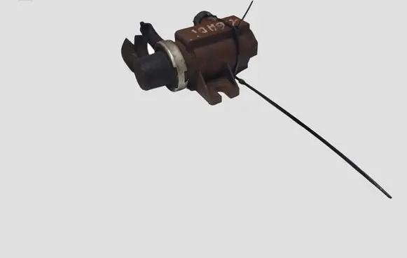 Citroen C4 I Turbo solenoid valve 9652570180