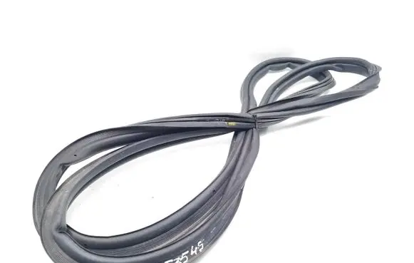 Opel Mokka B Front door rubber seal 