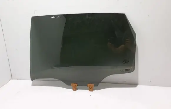 Nissan Qashqai J12 Rear door window glass 823016UA0B
