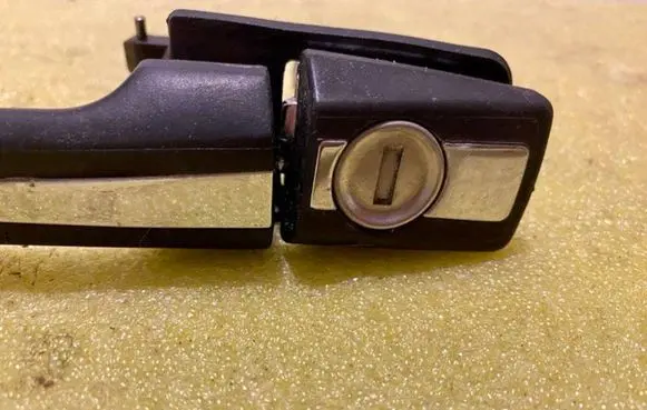 Mercedes-Benz E W124 Front door exterior handle