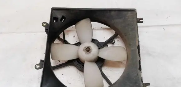 Mitsubishi Colt Radiator cooling fan shroud