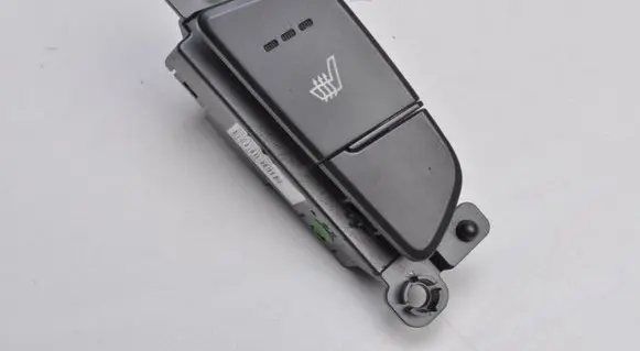 Hyundai i40 Seat heating switch 93730-3Z700