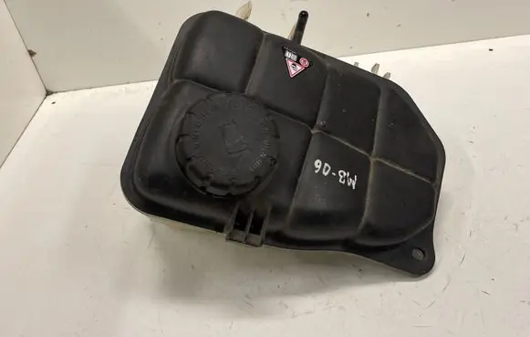 Mercedes-Benz C W203 Coolant expansion tank/reservoir 2035000049
