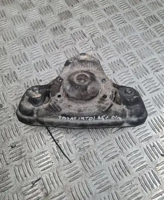 Volkswagen PASSAT B5.5 Front shock absorber mounting bracket 