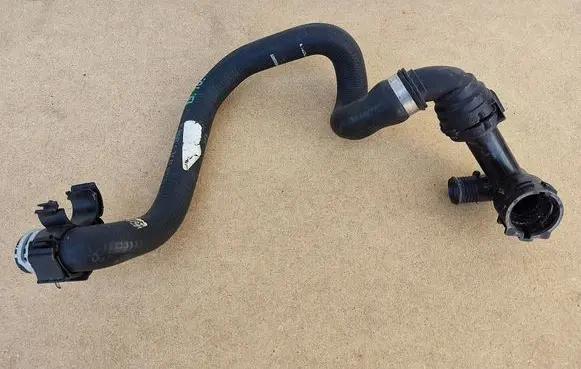 BMW 5 G30 G31 Engine coolant pipe/hose 9299622 64219299622