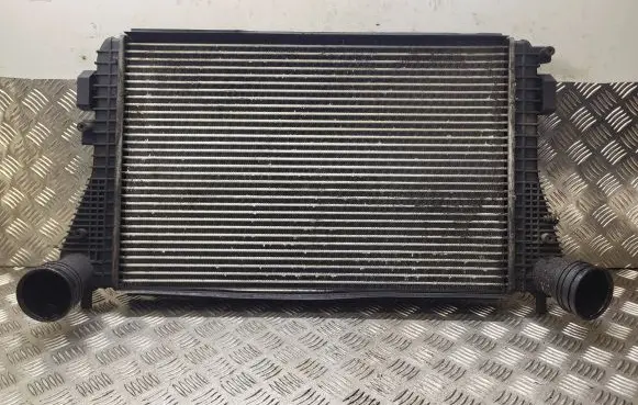 Skoda Octavia Mk2 (1Z) Intercooler radiator 1K0145927